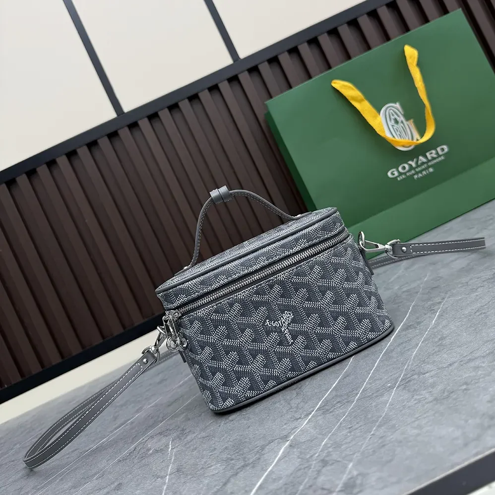 Goyard Muse Mini Vanity for Unisex in Grey
