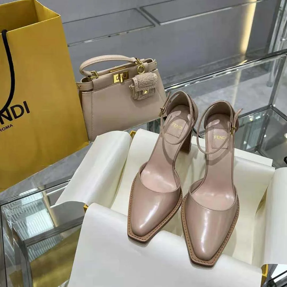 Fendi Cut Pink Leather High for Women in Heeled Court Shoes