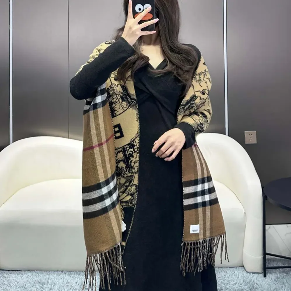 Burberry Reversible EKD Cashmere Scarf for Unisex