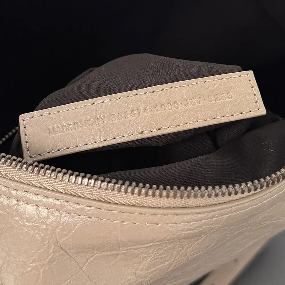 Balenciaga Le City Hobo Bag Medium in Sesame for Women Balenciaga Le City Hobo Bag Medium in Sesame for Women