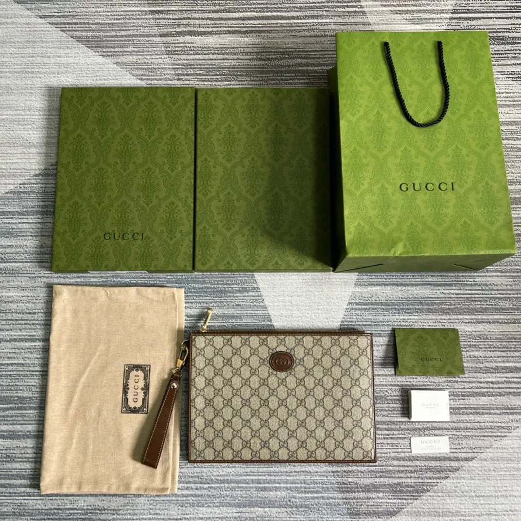 Pouch With Interlocking G Brown / Pouch With Interlocking G Brown /