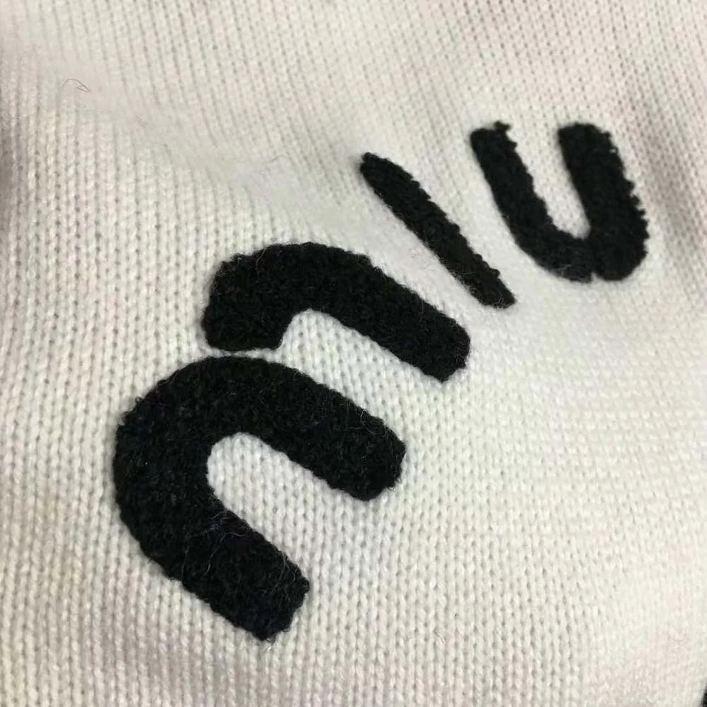 Miu Miu Cashmere Crew for Women in neck Sweater Miu Miu Cashmere Crew for Women in neck Sweater