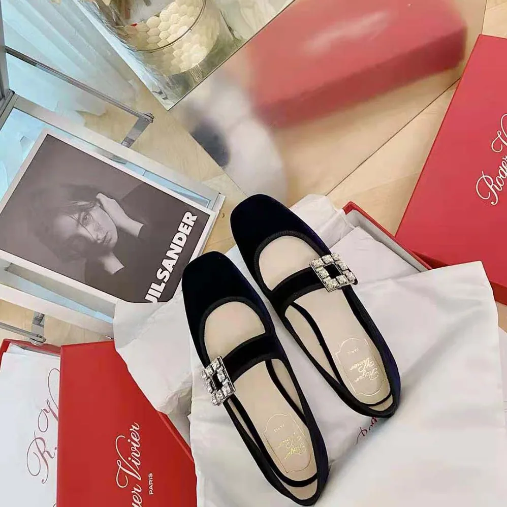 Roger Vivier Très Vivier Strass Buckle Babies Ballerinas in Velvet for Women Roger Vivier Très Vivier Strass Buckle Babies Ballerinas in Velvet for Women