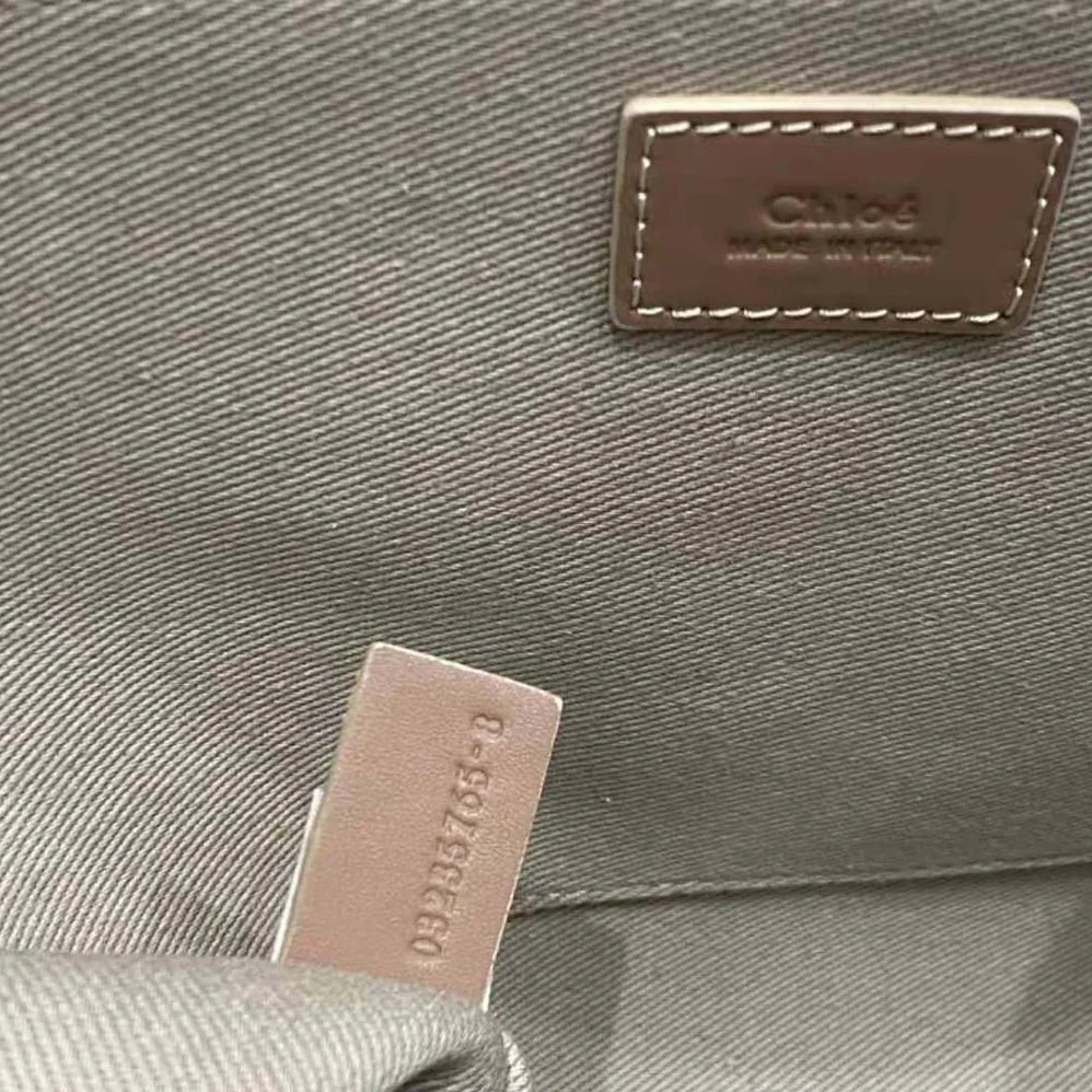 Chloe Medium Woody Tote Bag for Women in Beige Chloe Medium Woody Tote Bag for Women in Beige