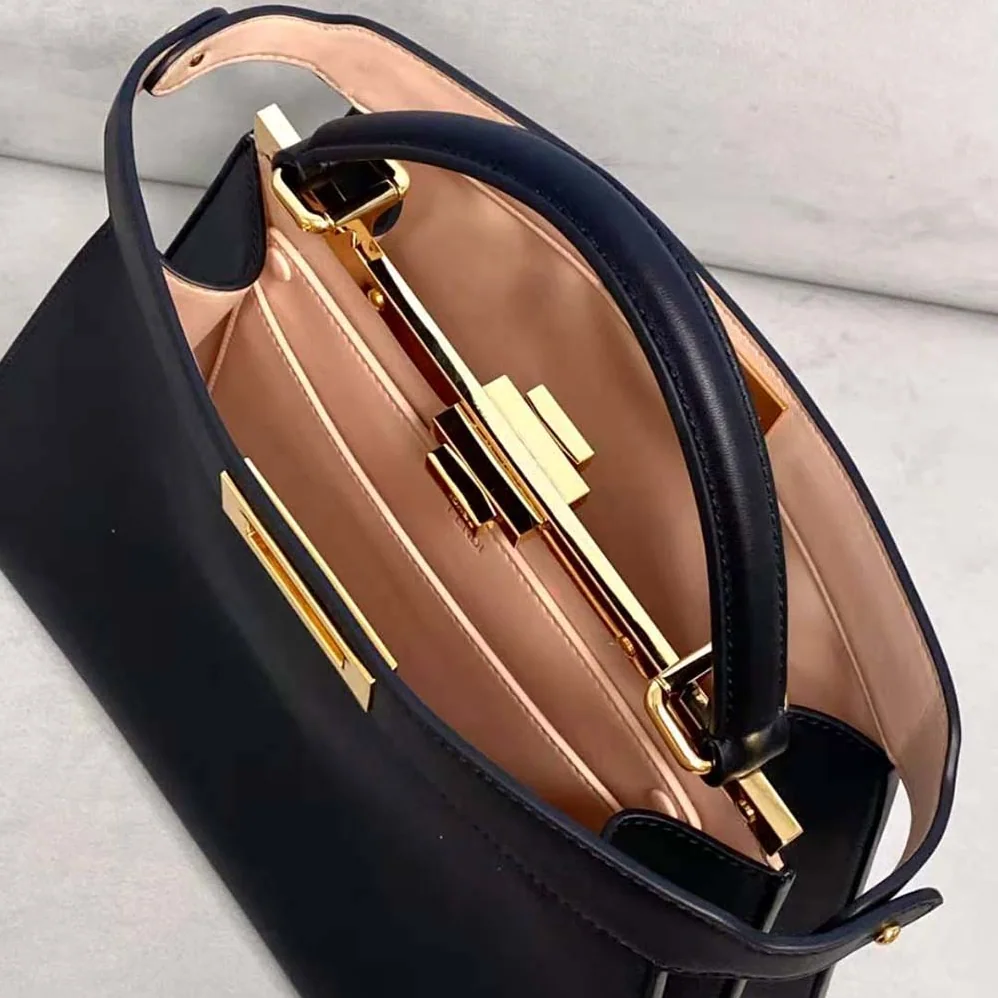 Fendi Peekaboo Iseeu Medium Leather Bag for Women in Black Fendi Peekaboo Iseeu Medium Leather Bag for Women in Black