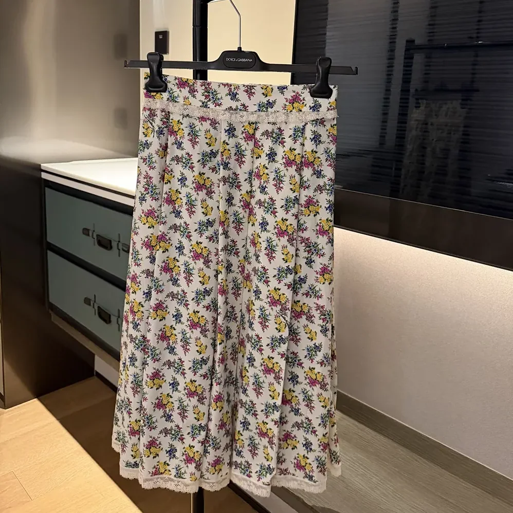 Dolce Gabbana D&G Small Floral for Women in Print Poplin Skirt Dolce Gabbana D&G Small Floral for Women in Print Poplin Skirt