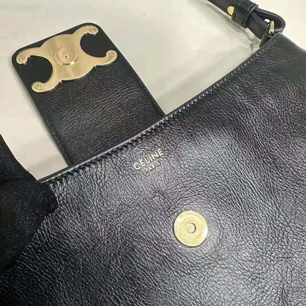 Celine Wiltern Clutch Triomphe Soft in Smooth Calfskin for Women in Black Celine Wiltern Clutch Triomphe Soft in Smooth Calfskin for Women in Black