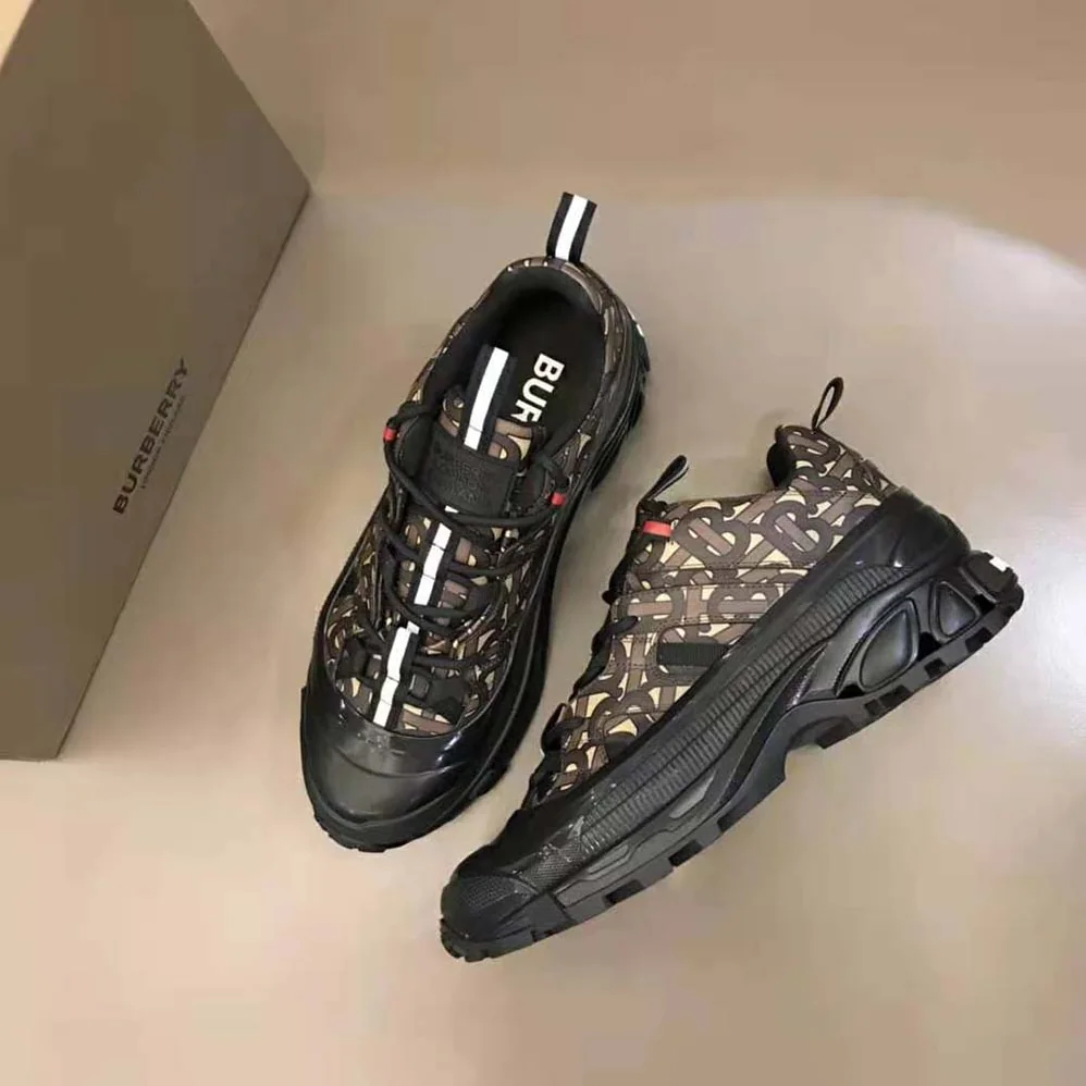 Burberry Monogram Print E-canvas Arthur Sneakers for Women in Brown Burberry Monogram Print E-canvas Arthur Sneakers for Women in Brown