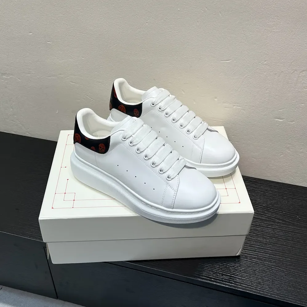 Alexander Mcqueen Oversized Sneaker in White for Unisex in Red Alexander Mcqueen Oversized Sneaker in White for Unisex in Red