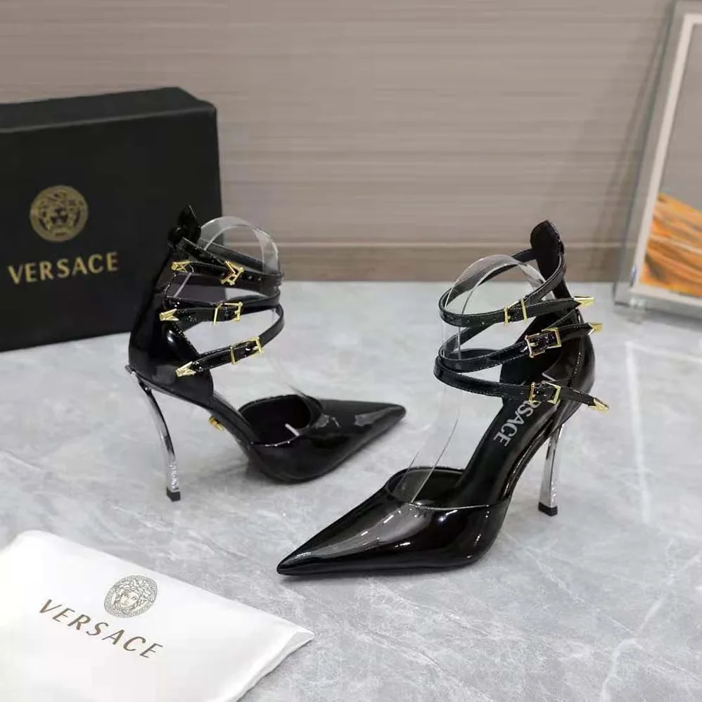 Versace Pin-Point Pumps in Calf Leather for Women in Black Versace Pin-Point Pumps in Calf Leather for Women in Black