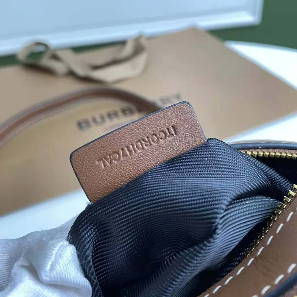 Burberry Icon Stripe E-canvas Louise Bag for Women in Beige Burberry Icon Stripe E-canvas Louise Bag for Women in Beige