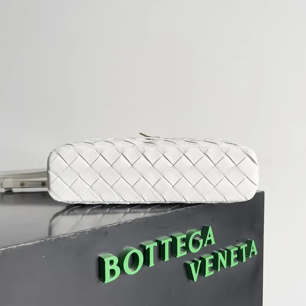 Bottega Veneta Bang Bang Vanity Case for Women in White Bottega Veneta Bang Bang Vanity Case for Women in White