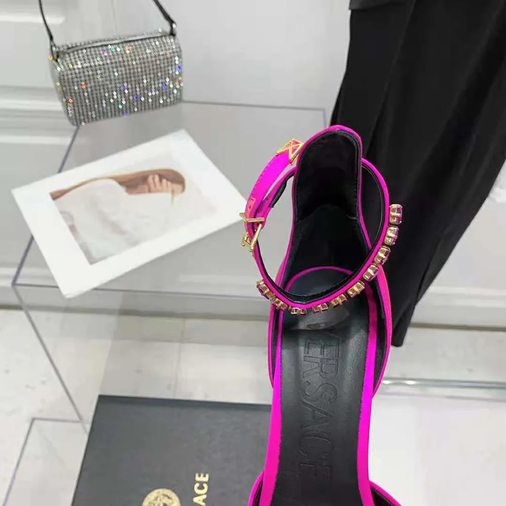 Versace Medusa Aevitas Platform Pumps in 15.5cm Heel Hight for Women in Rose