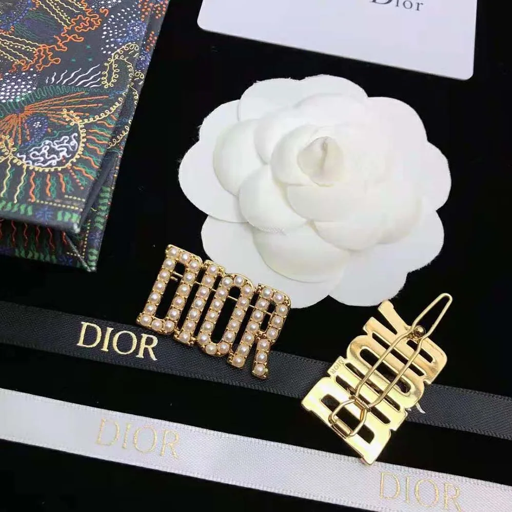 Dior Diorevolution Barrette Gold for Women in Finish Metal Dior Diorevolution Barrette Gold for Women in Finish Metal