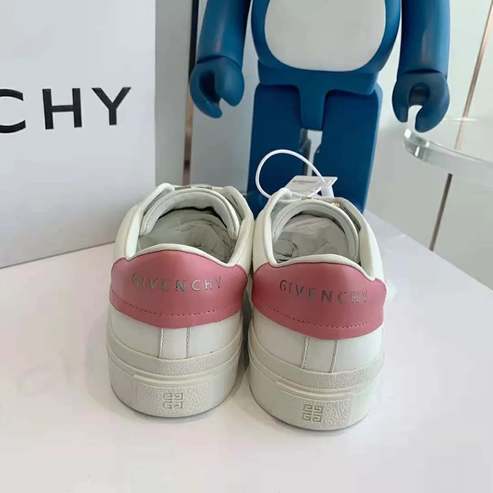 Givenchy 101 Dalmatians City Sport Sneakers in Leather for Women Givenchy 101 Dalmatians City Sport Sneakers in Leather for Women