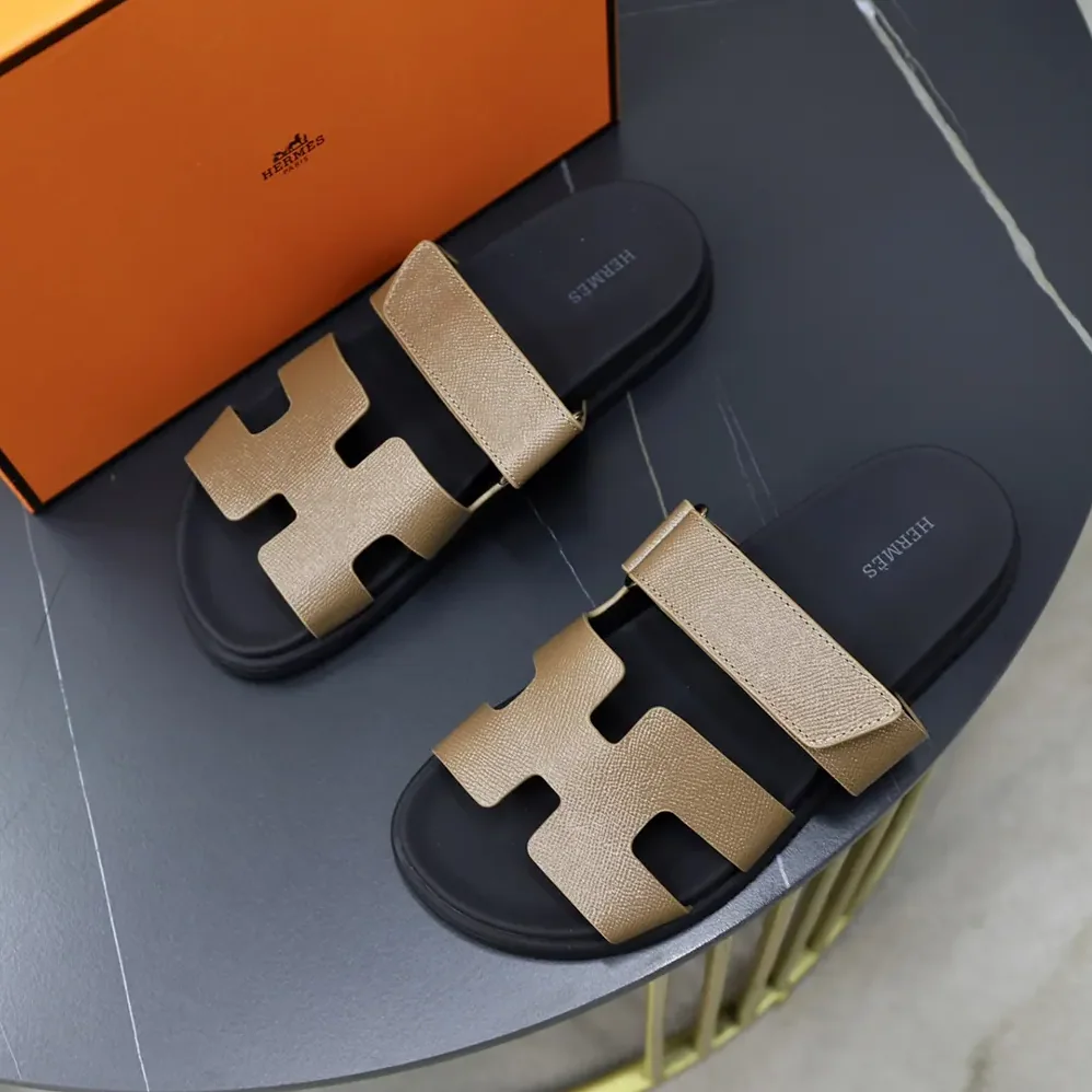Hermes Chypre Sandal for Unisex in Dark Brown