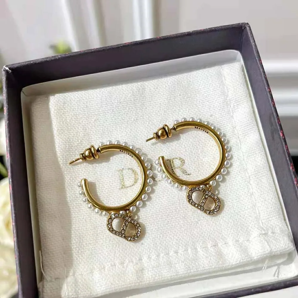 Dior 30 Montaigne Earrings Antique Gold for Women in Finish Metal