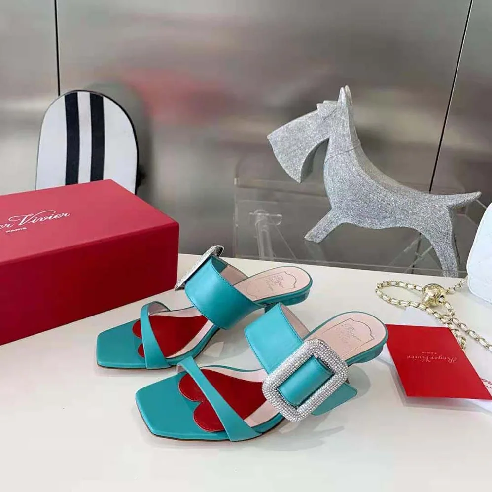 Roger Vivier Viv Choc Side Strass Buckle Mules in Leather for Women in Lime Roger Vivier Viv Choc Side Strass Buckle Mules in Leather for Women in Lime