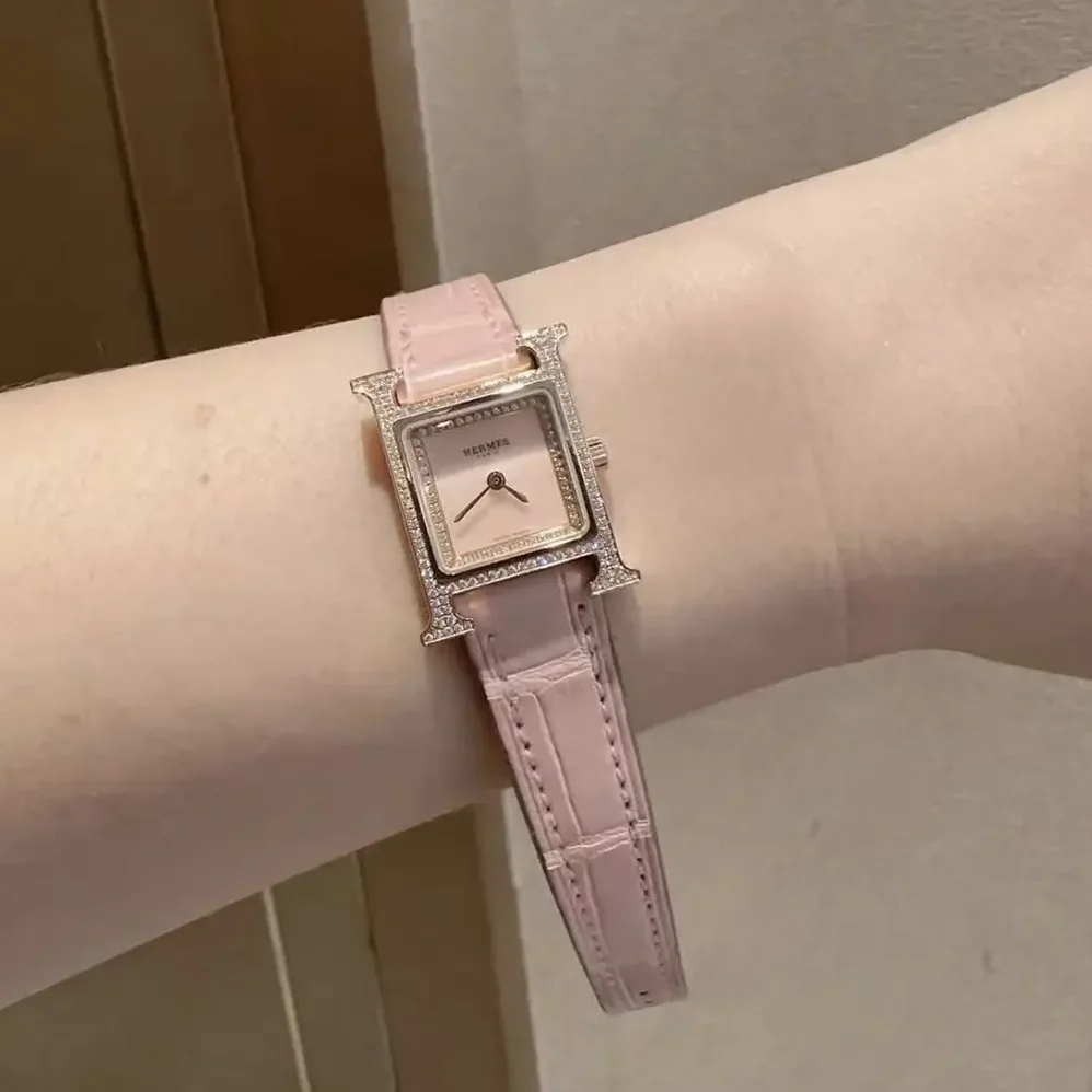 Hermes Heure H Watch Mini Model 21 mm for Women in Pink Hermes Heure H Watch Mini Model 21 mm for Women in Pink