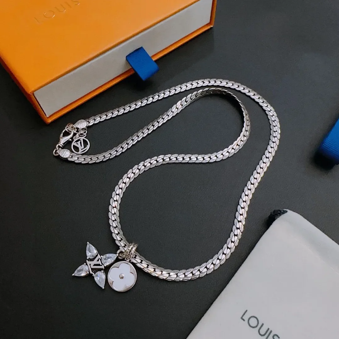 Louis Vuitton Necklace Silver Louis Vuitton Necklace Silver