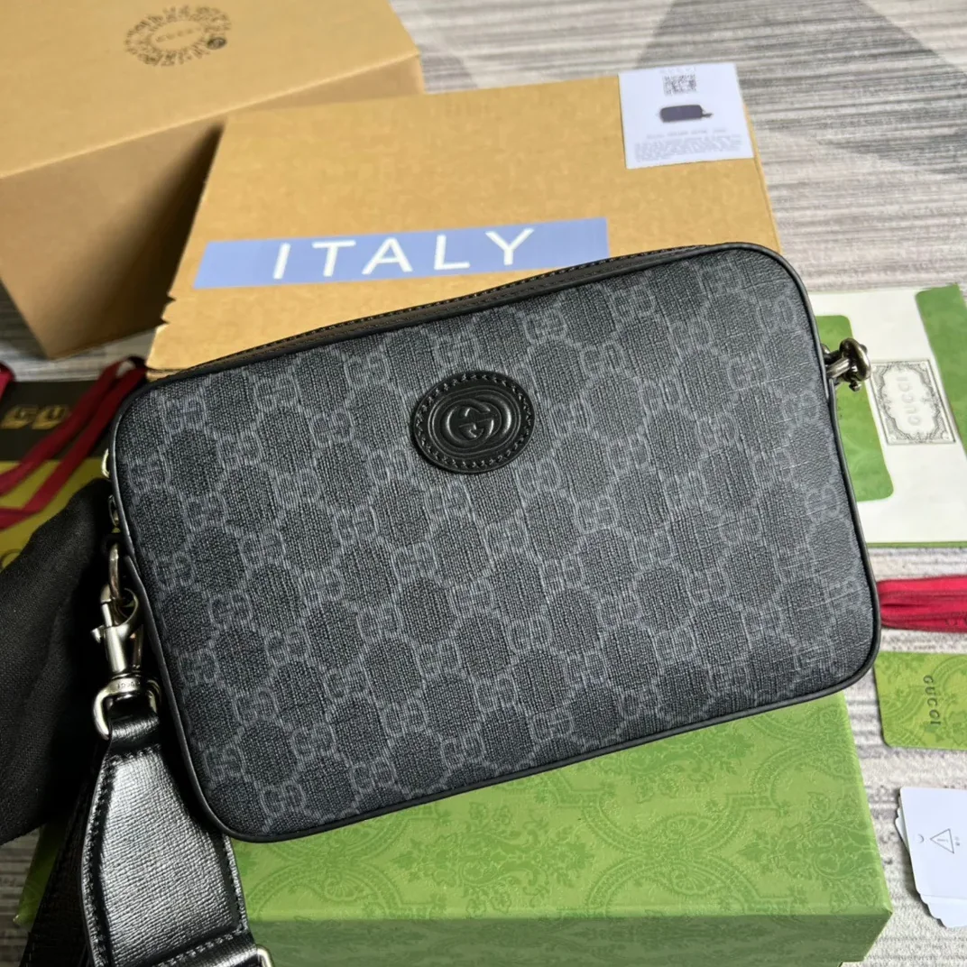 Gucci Shoulder Bag With Interlocking G Black GG Supreme Canvas / Gucci Shoulder Bag With Interlocking G Black GG Supreme Canvas /