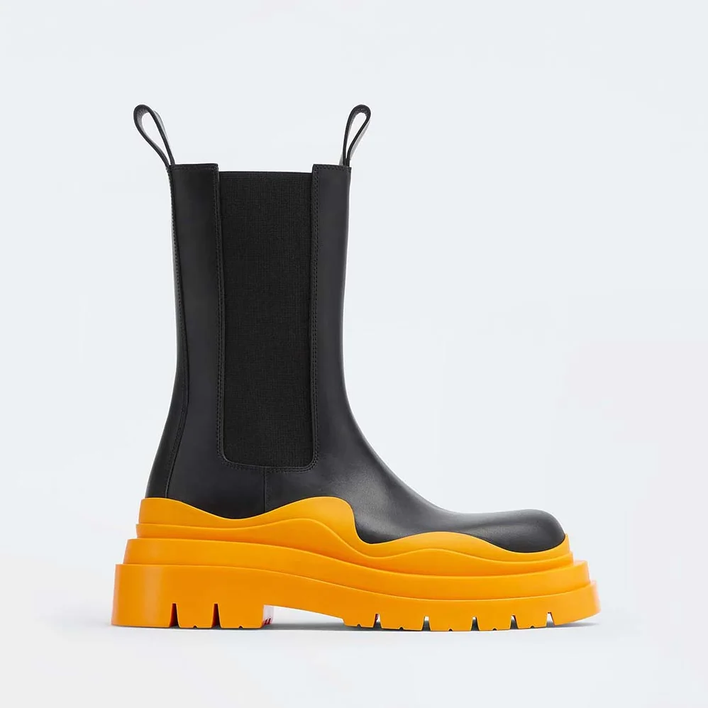 Bottega Veneta Tire Chelsea Boot in Vegetally-Tanned Leather for Unisex in Orange
