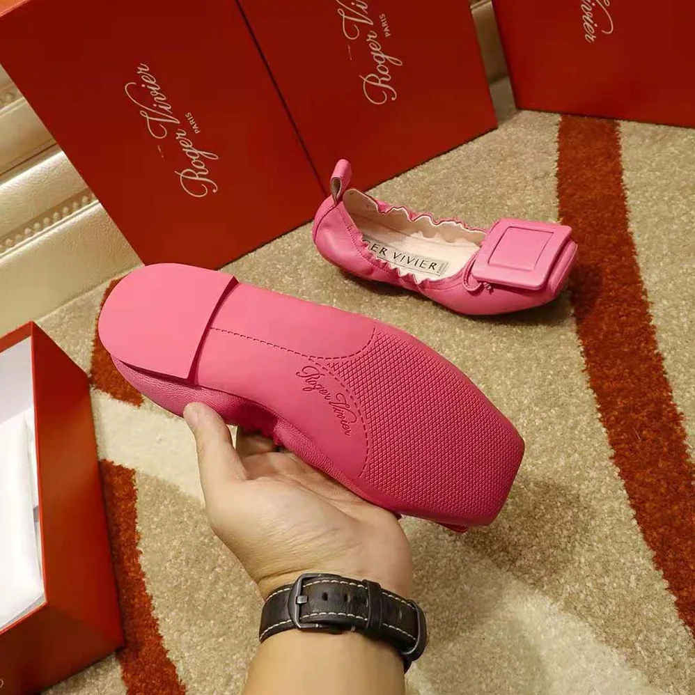 Roger Vivier Viv' Pockette Lacquered Buckle Ballerinas in Nappa for Women in Pink Roger Vivier Viv' Pockette Lacquered Buckle Ballerinas in Nappa for Women in Pink