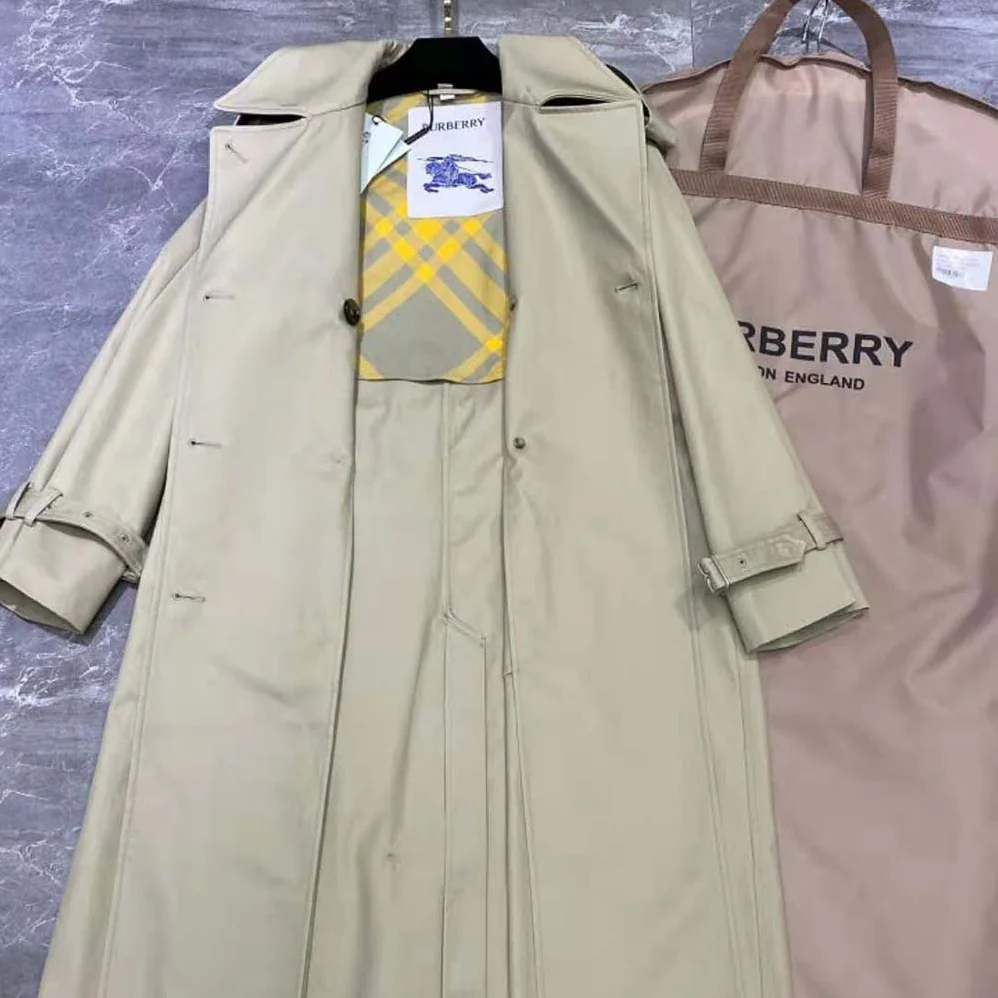 Burberry Long Castleford Trench Coat for Men in Beige Burberry Long Castleford Trench Coat for Men in Beige