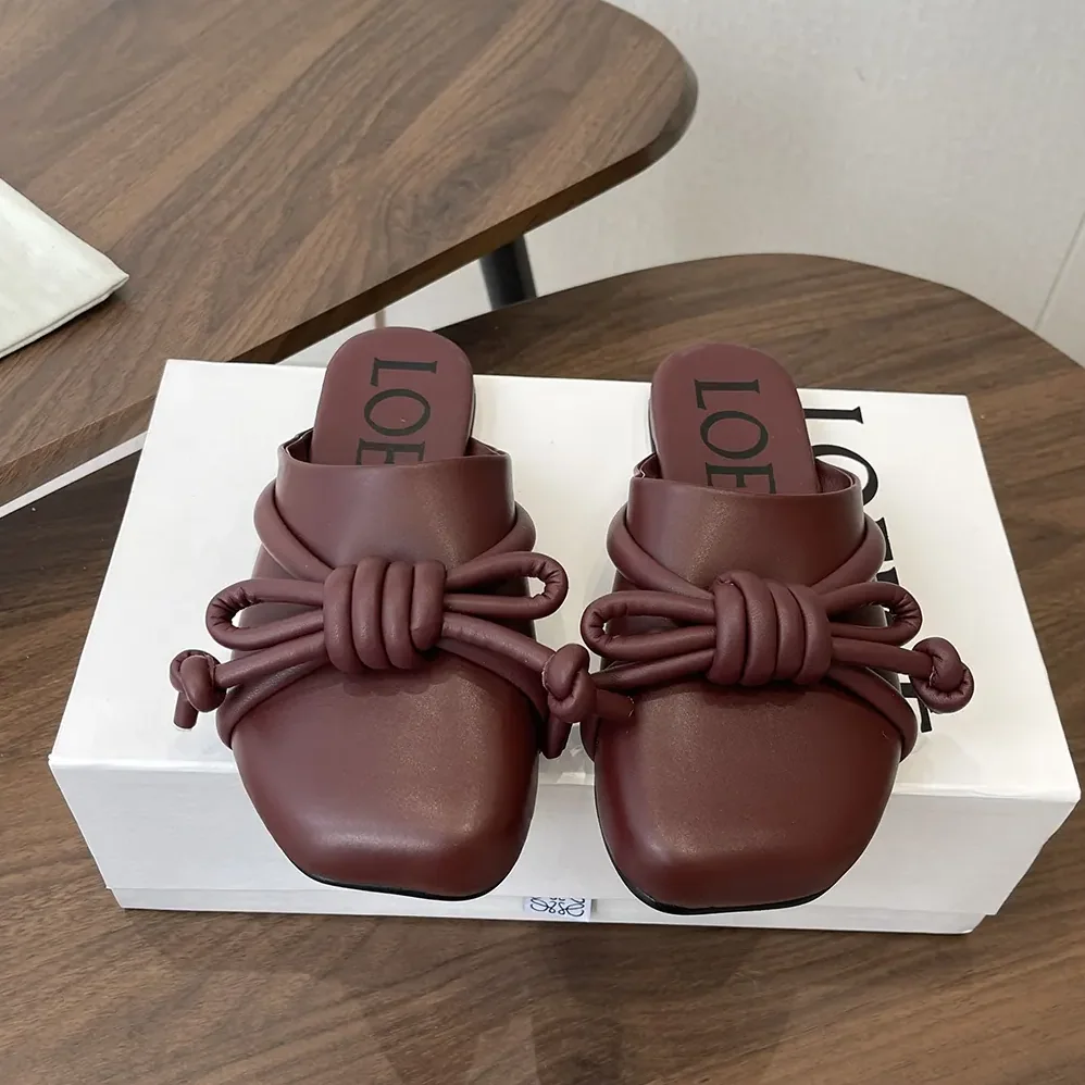 Loewe Flamenco Knot Mule in Lambskin for Women in Dark Chestnut Loewe Flamenco Knot Mule in Lambskin for Women in Dark Chestnut