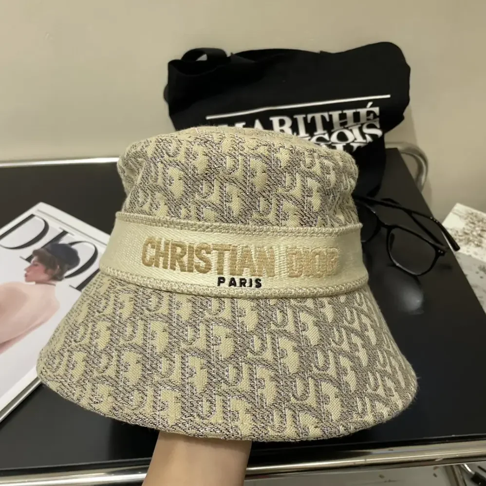 Dior D-Bobby Dior Oblique Small Brim Bucket Hat White and Gold for Unisex in Tone Embroidery Dior D-Bobby Dior Oblique Small Brim Bucket Hat White and Gold for Unisex in Tone Embroidery