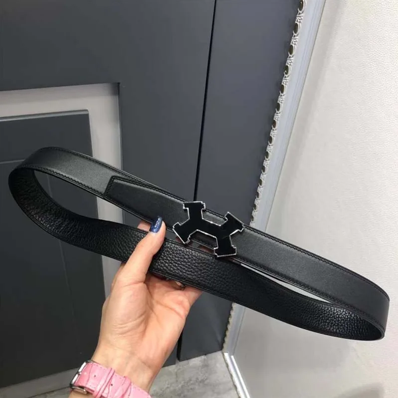 Hermes Street H Belt Buckle & Reversible Leather Strap 32 mm for Men in Black Hermes Street H Belt Buckle & Reversible Leather Strap 32 mm for Men in Black