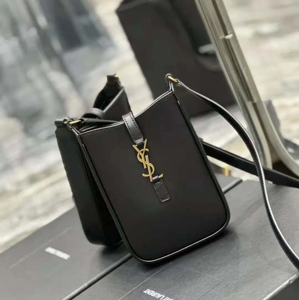 Saint Laurent YSL Le 5 à 7 Mini Vertical in Shiny Leather for Women in Black