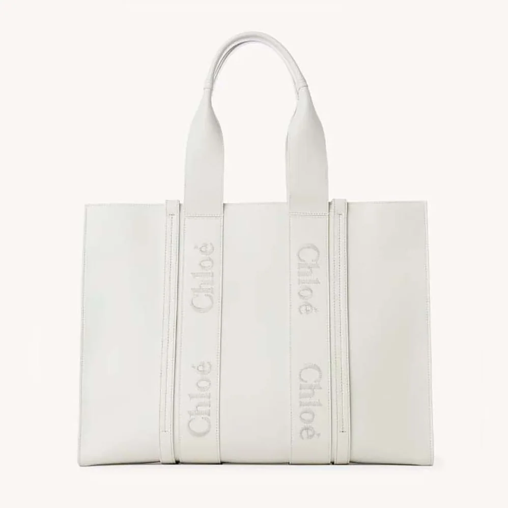 Chloe Large Woody Tote Bag with Embroidered Chloé Logo for Women in White Chloe Large Woody Tote Bag with Embroidered Chloé Logo for Women in White
