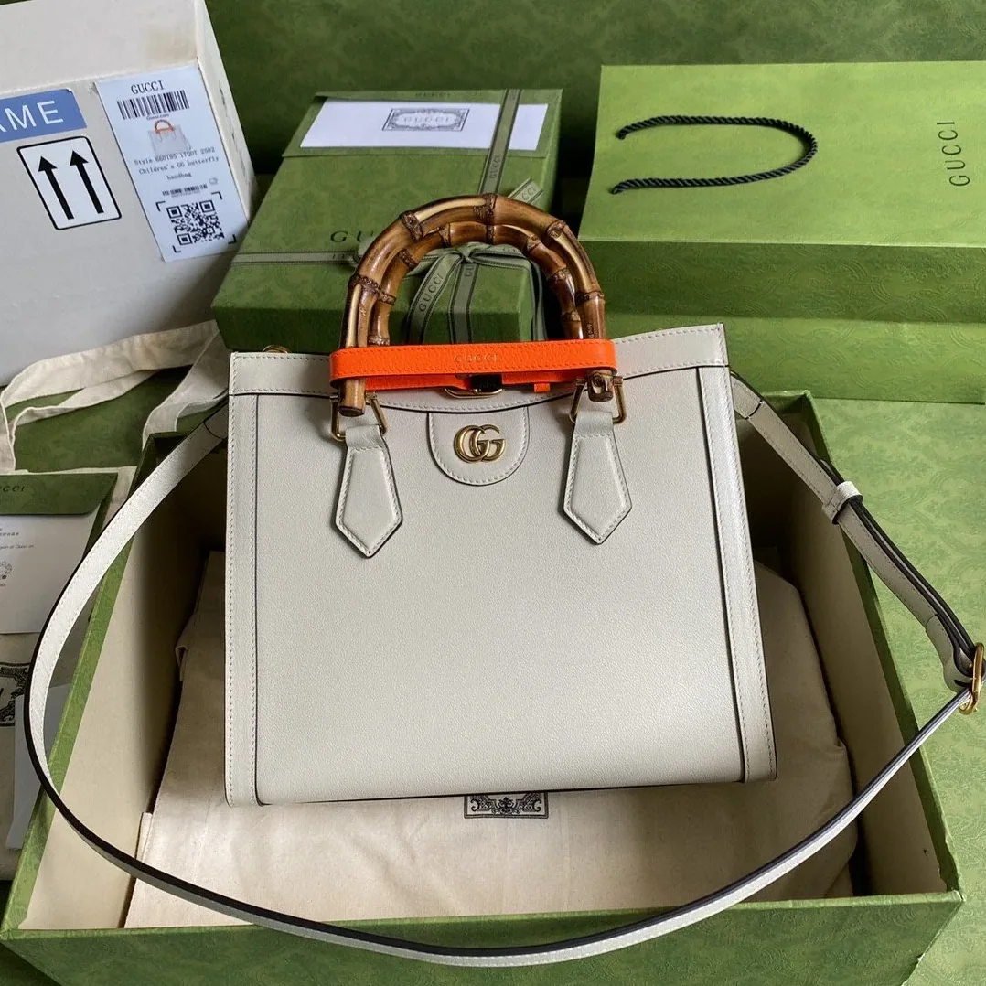 Gucci Diana Medium Tote Bag White / GG