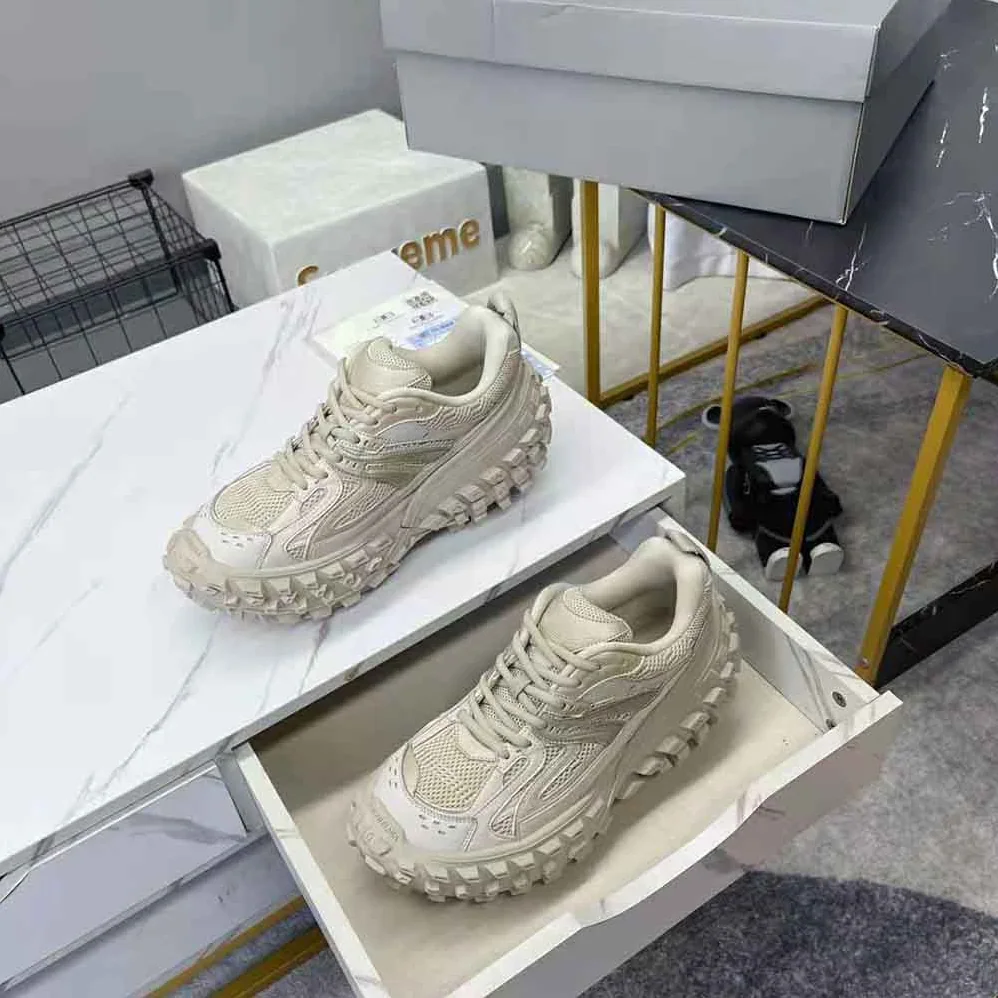 Balenciaga Defender Sneaker in Beige Mesh and Nylon for Unisex