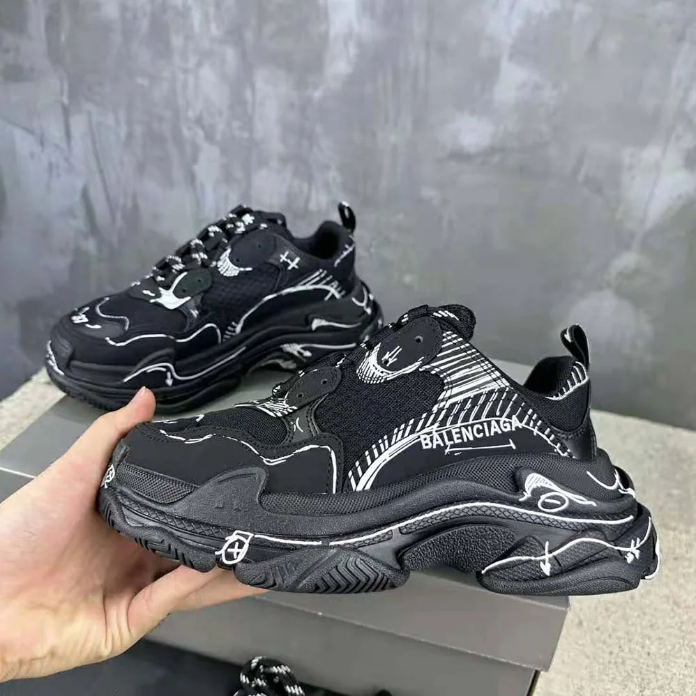 Balenciaga Triple S Sketch Sneaker in Black and White Double Foam and Mesh for Unisex Balenciaga Triple S Sketch Sneaker in Black and White Double Foam and Mesh for Unisex