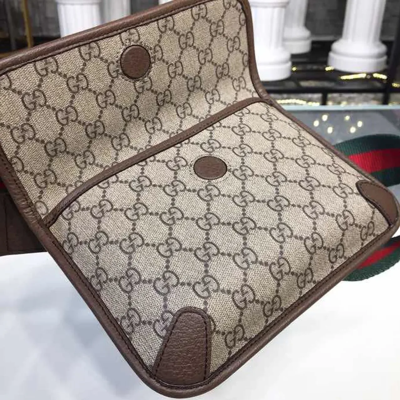 Gucci Neo Vintage Small Messenger Bag Beige/Ebony GG Supreme Canvas With Brown / Gucci Neo Vintage Small Messenger Bag Beige/Ebony GG Supreme Canvas With Brown /