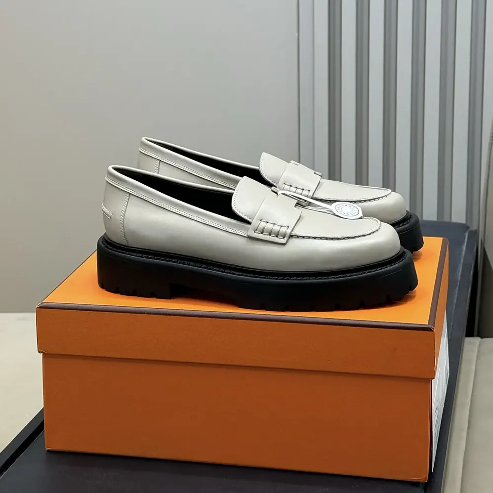 Hermes Klement Loafer in Calfskin for Women in Gray Hermes Klement Loafer in Calfskin for Women in Gray