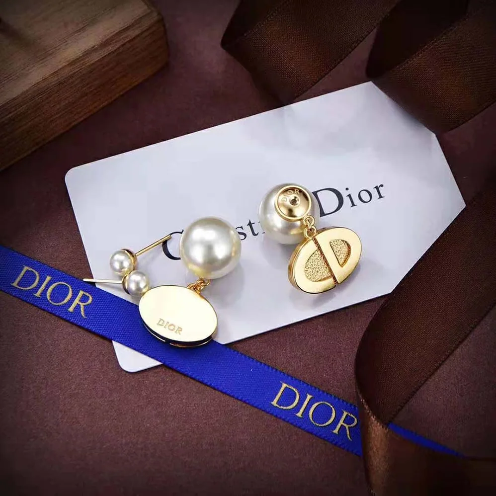 Dior Tribales Earrings Gold-Finish Metal and White Resin Pearls for Women Dior Tribales Earrings Gold-Finish Metal and White Resin Pearls for Women