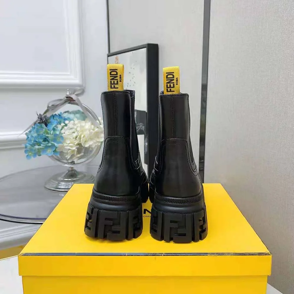 Fendi Force Black Leather Chelsea Boots for Women Fendi Force Black Leather Chelsea Boots for Women