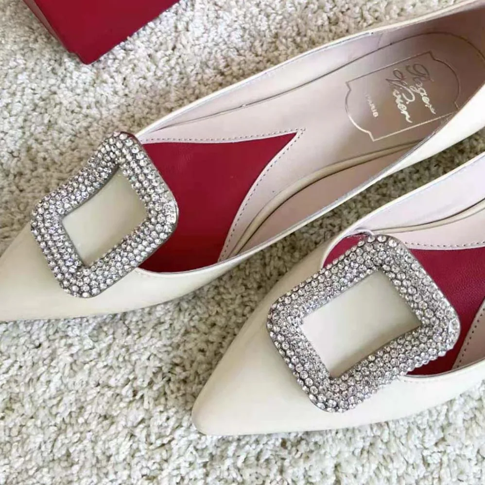 Roger Vivier Viv Choc Strass Buckle Ballerinas in Leather for Women in White Roger Vivier Viv Choc Strass Buckle Ballerinas in Leather for Women in White