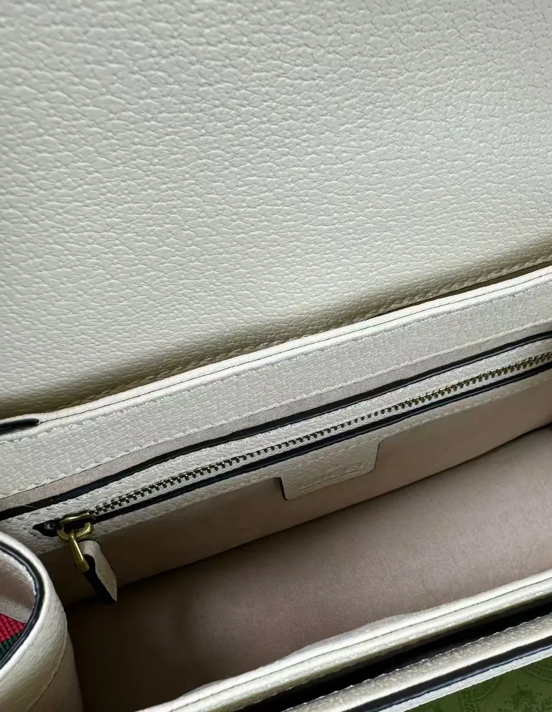 Gucci Queen Margaret GG Small Top Handle Bag / Beige And Ebony GG Supreme Canvas