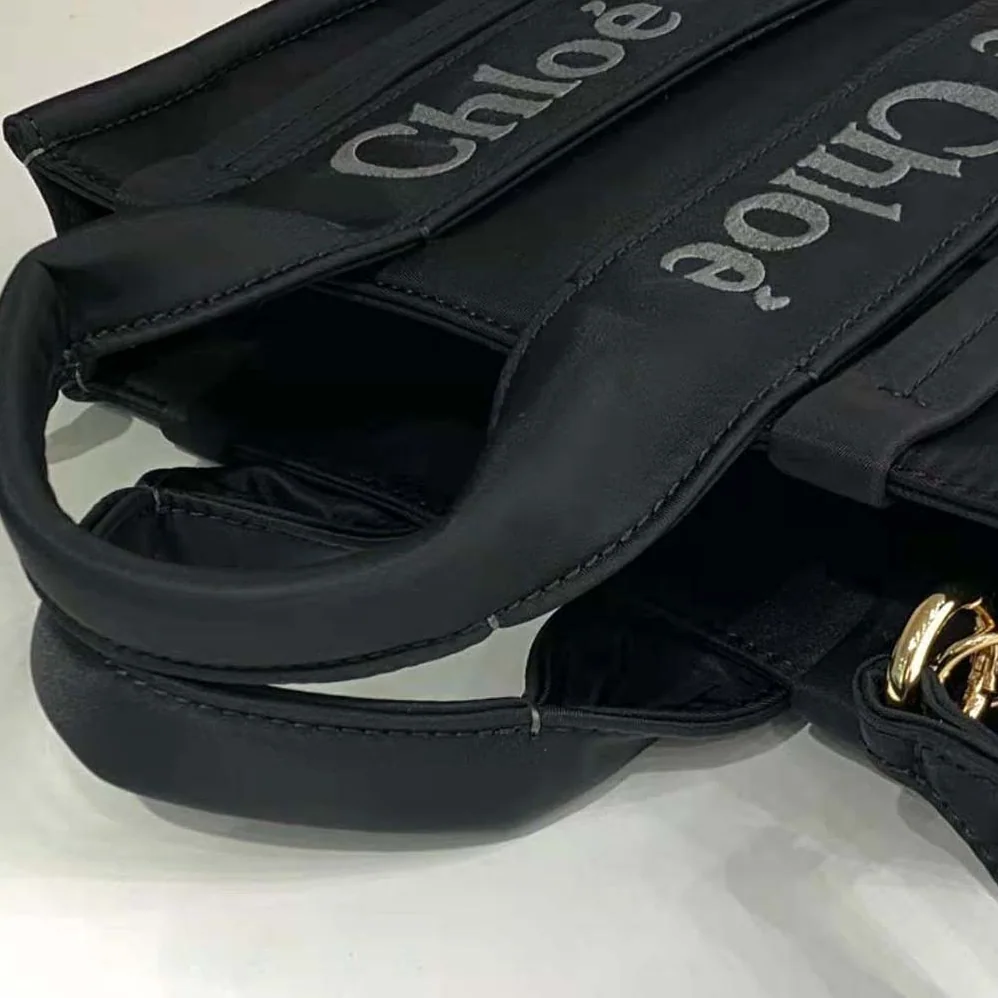 Chloe Small Woody Tote Bag for Women in Black