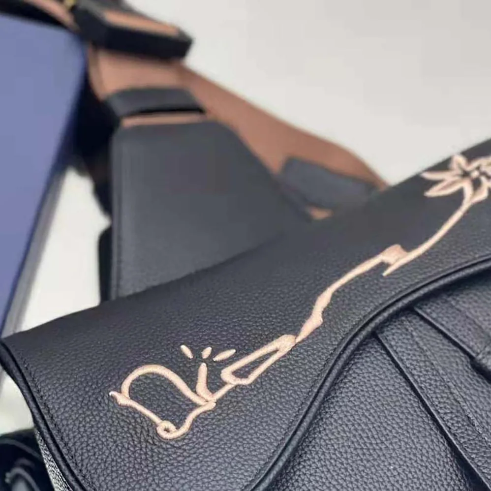 Dior Cactus Jack Dior Saddle Bag Black Grained Calfskin with Embroidered Signature for Men Dior Cactus Jack Dior Saddle Bag Black Grained Calfskin with Embroidered Signature for Men