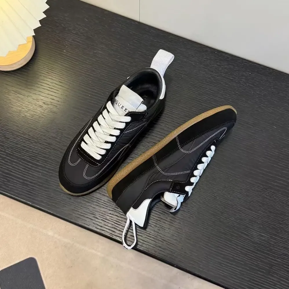 Alexander Mcqueen EC1 Sneaker in Black for Unisex in White Alexander Mcqueen EC1 Sneaker in Black for Unisex in White