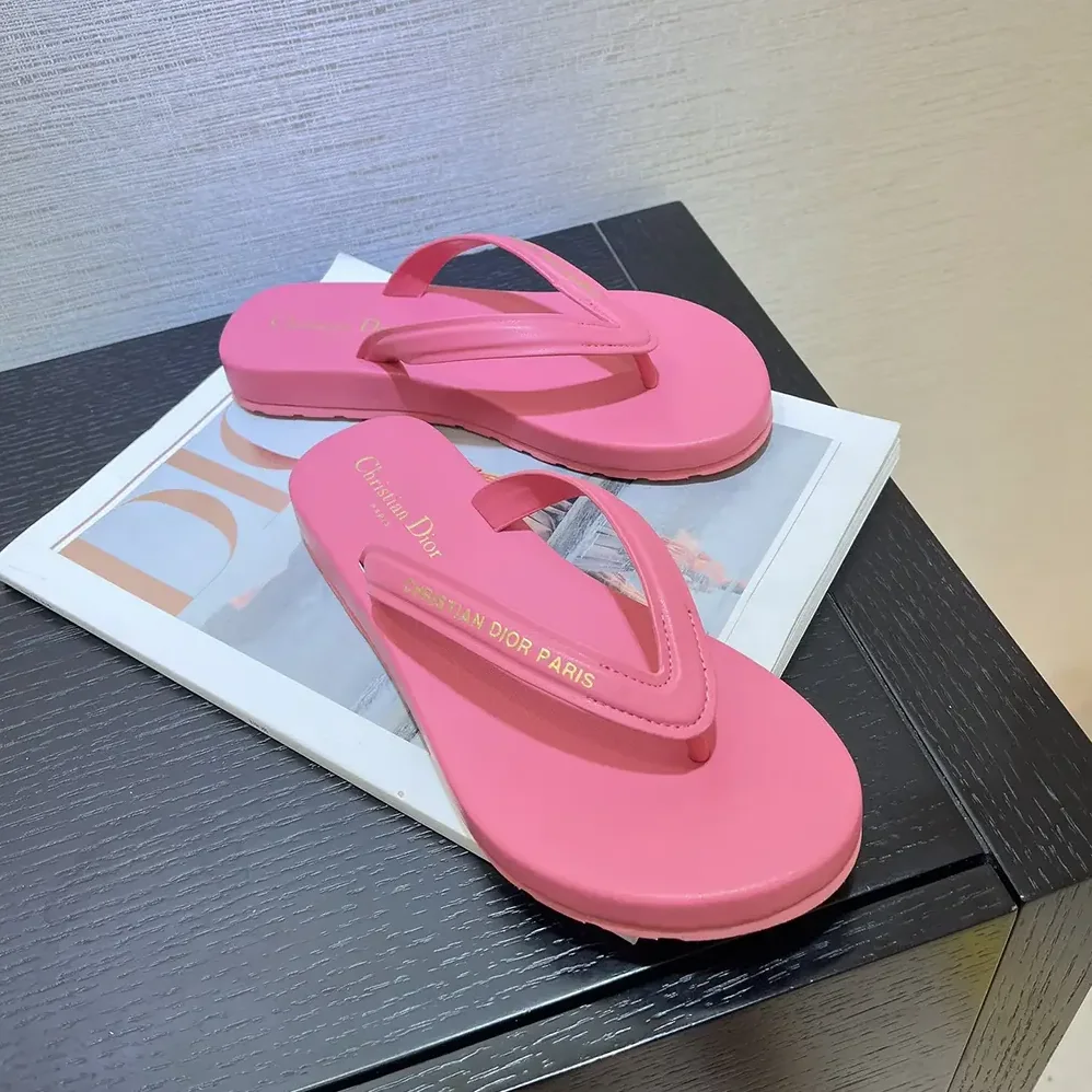 Dior Diorsea Thong Sandal Candy Pink Leather for Women in Effect Fabric Dior Diorsea Thong Sandal Candy Pink Leather for Women in Effect Fabric