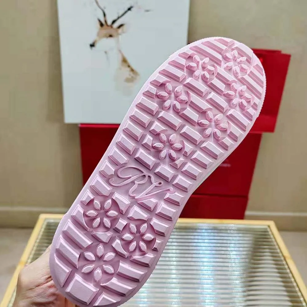 Roger Vivier Very Vivier Strass Buckle Sneakers in Leather for Women in Pink Roger Vivier Very Vivier Strass Buckle Sneakers in Leather for Women in Pink