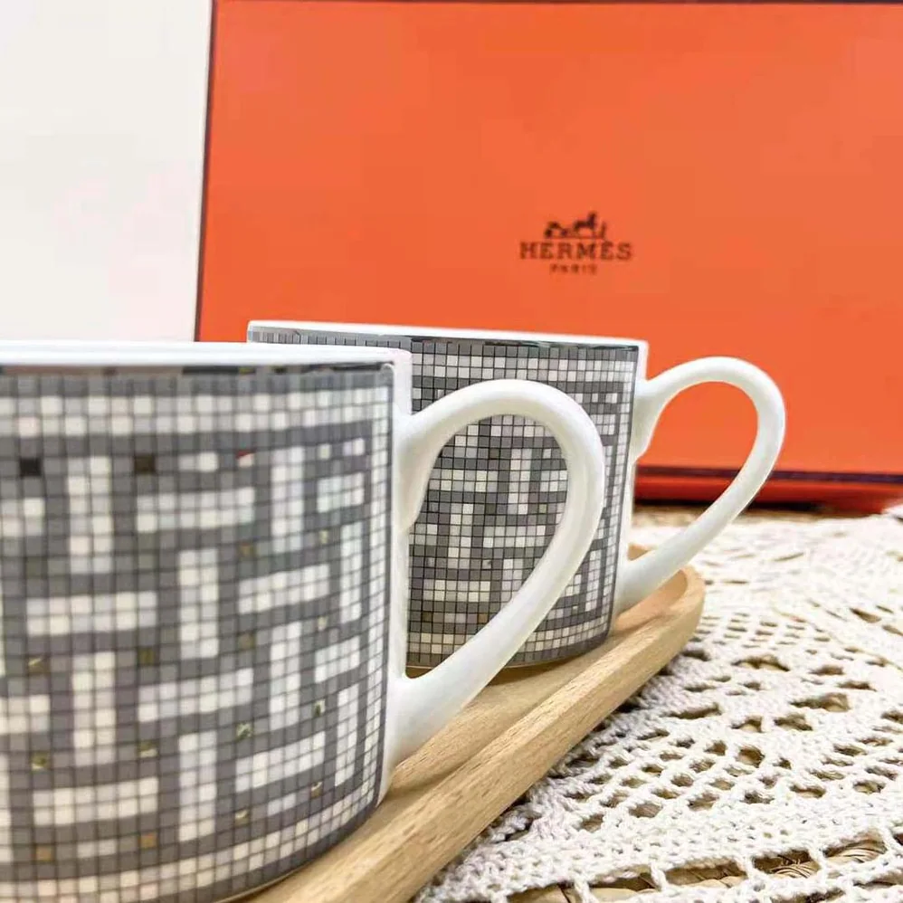 Hermes Mosaique Au 24 Platinum Tea Cup and Saucer for Unisex