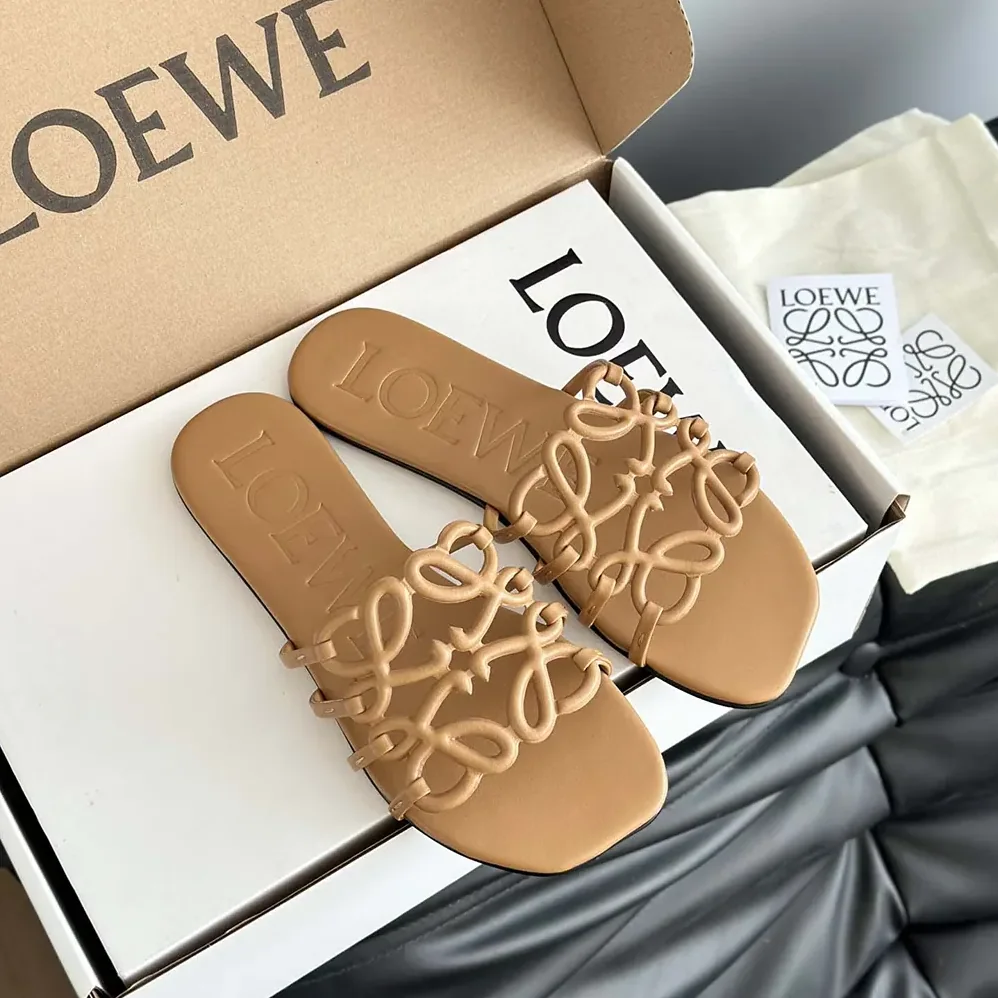 Loewe Petal Anagram Slide in Soft Calfskin for Women in Brown Loewe Petal Anagram Slide in Soft Calfskin for Women in Brown