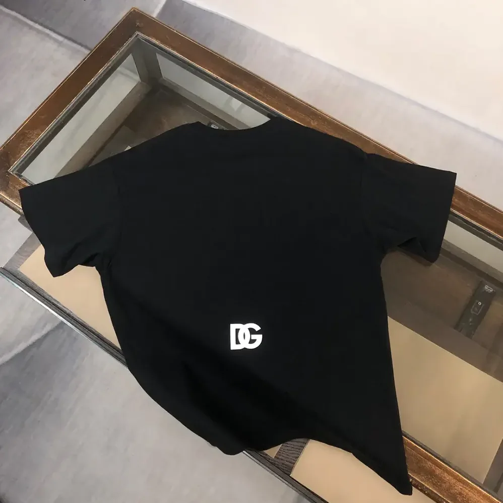 Dolce Gabbana D&G Short-sleeved T-shirt with DG Logo Print for Men in Black